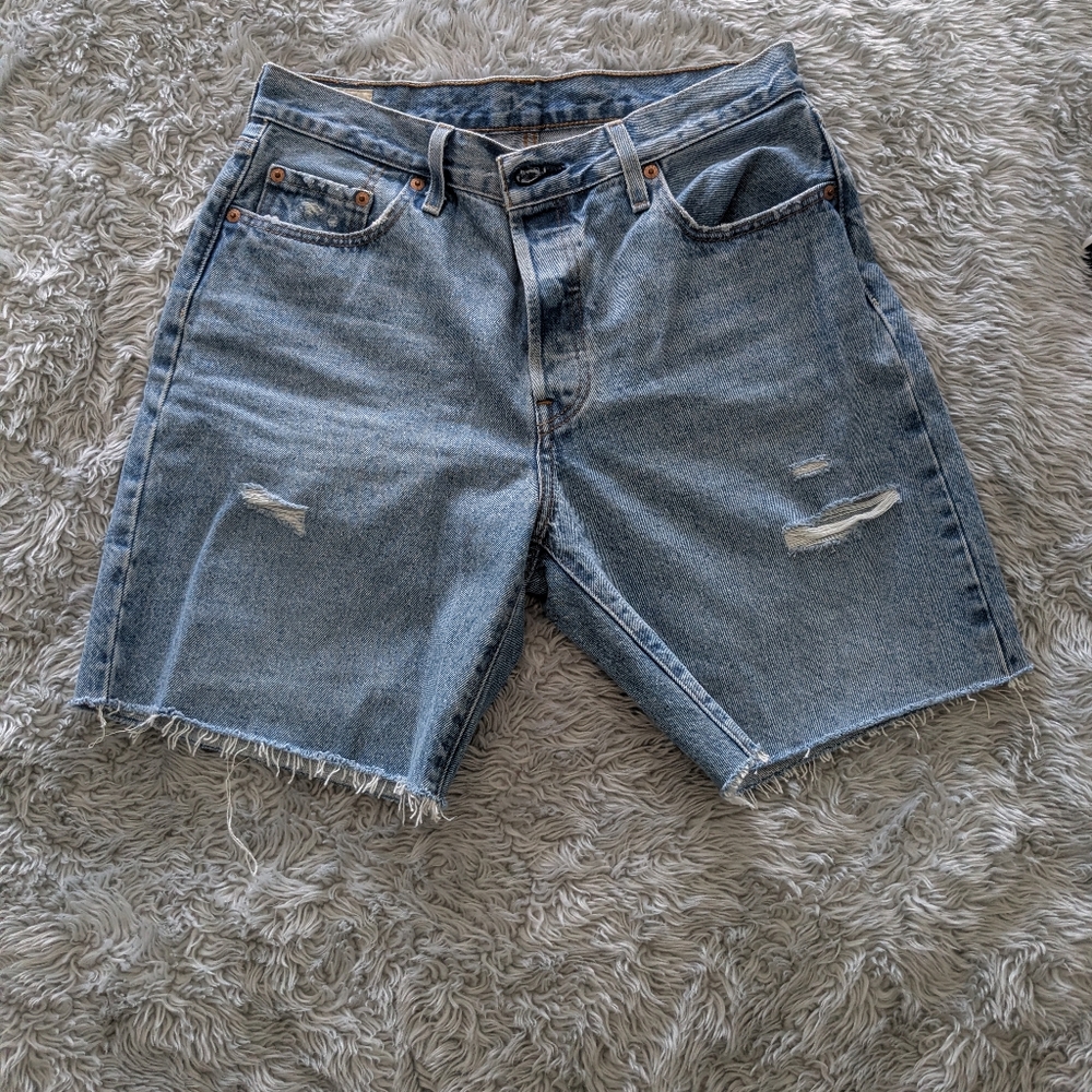 Levi's Mid Thigh Shorts